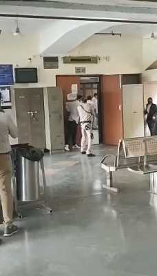 दिल्ली कोर्ट में फायरिंग, गैंगस्टर समेत कई की मौत